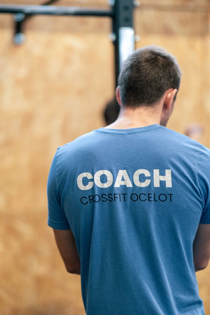 Coach CrossFit Ocelot encadrant une séance à Niort